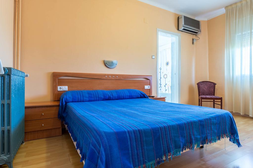 Hostal Urgell Balaguer Buitenkant foto