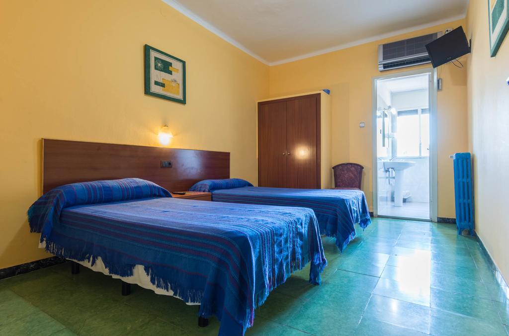 Hostal Urgell Balaguer Buitenkant foto